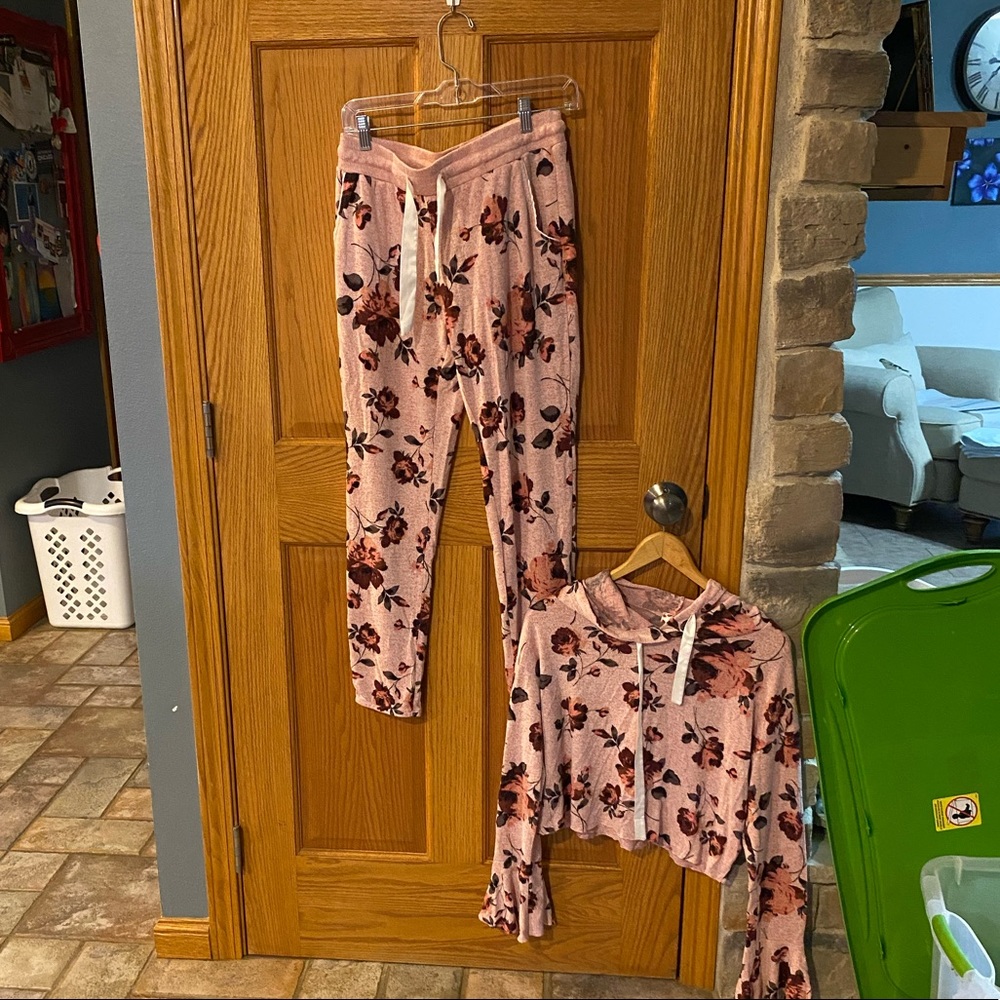 Floral lounge set